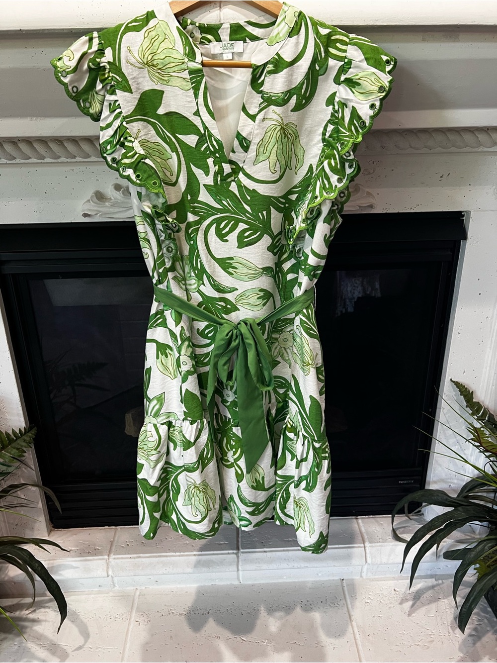 Jade Melody Tam Green Floral Tie-Waist Mini Dress Lightweight V-Neck - Picture 1 of 5